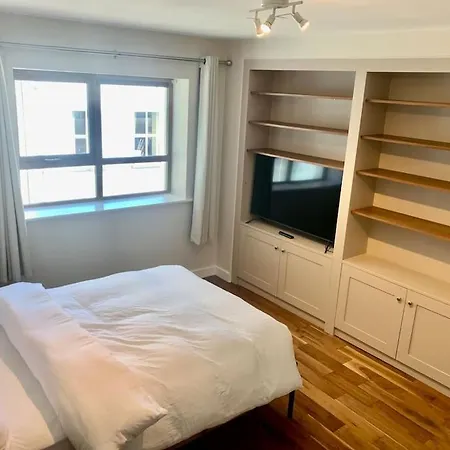 Lovely 2bd Appartement